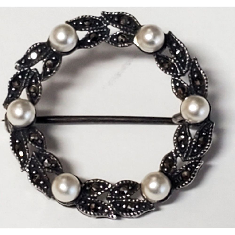 Vintage Brooch Sterling Marcasite Wreath Round Pine Sparkle & Faux Pearls Petite